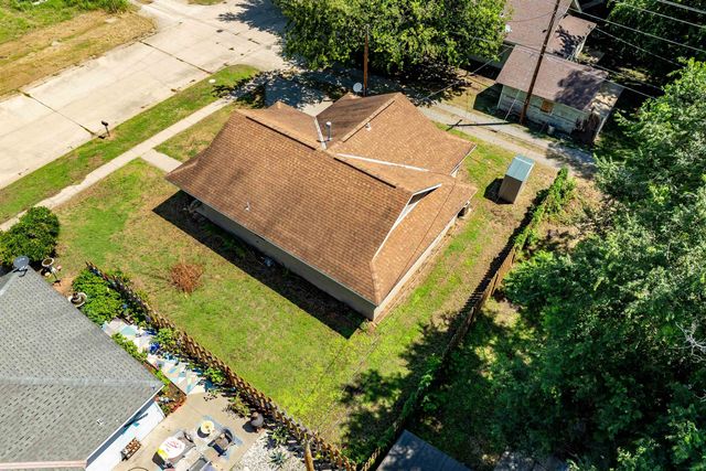 219 W 13th Ave, Winfield, KS 67156