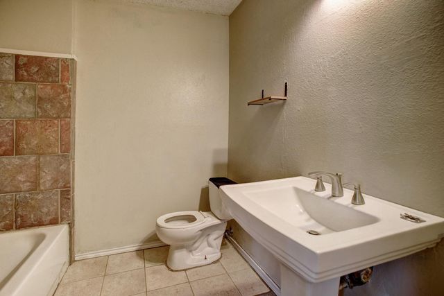 148 Pine Valley DR, Paige, TX 78659