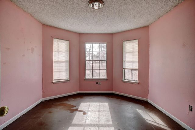 148 Pine Valley DR, Paige, TX 78659