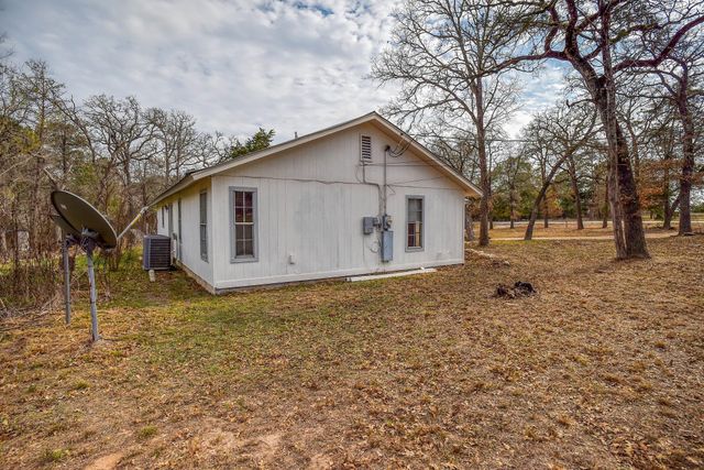 148 Pine Valley DR, Paige, TX 78659