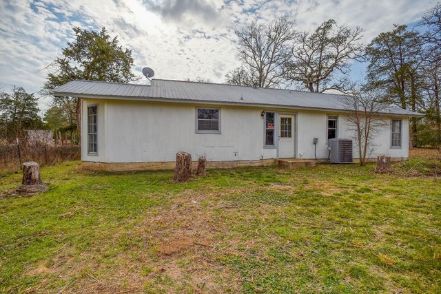 148 Pine Valley DR, Paige, TX 78659