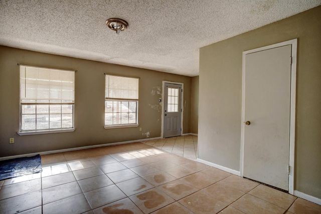 148 Pine Valley DR, Paige, TX 78659