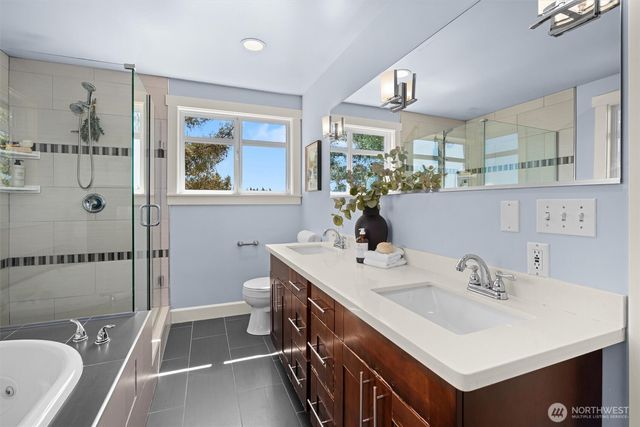 8304 54th Avenue S, Seattle, WA 98118