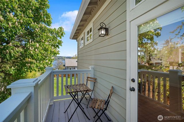 8304 54th Avenue S, Seattle, WA 98118