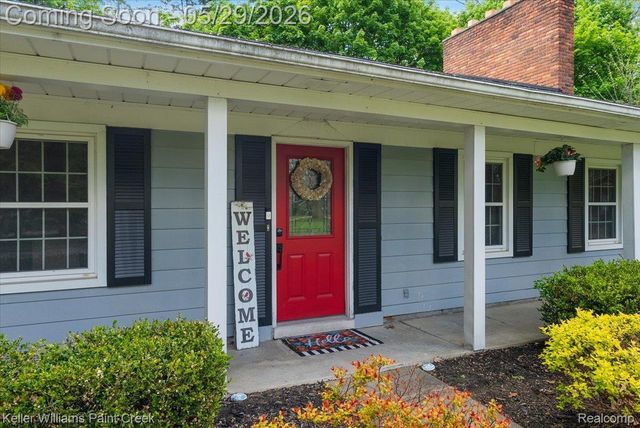 5795 Thorny Ash Road, Oakland Charter Township, MI 48306