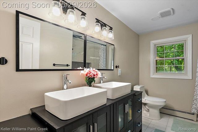 5795 Thorny Ash Road, Oakland Charter Township, MI 48306