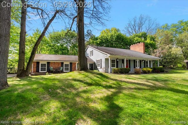 5795 Thorny Ash Road, Oakland Charter Township, MI 48306