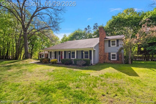 5795 Thorny Ash Road, Oakland Charter Township, MI 48306