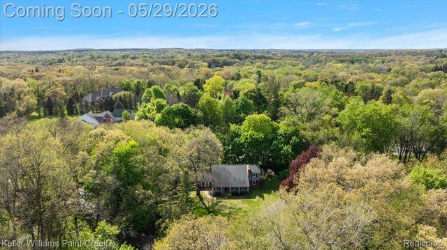 5795 Thorny Ash Road, Oakland Charter Township, MI 48306
