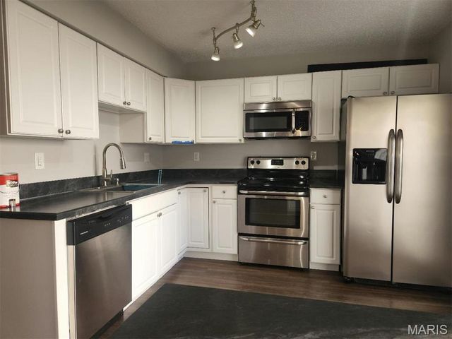 2408 Hidden Meadow Lane, Ballwin, MO 63021