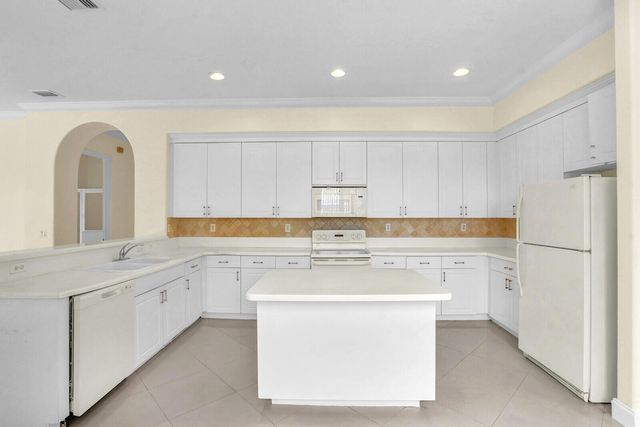 1324 Beacon Circle, Wellington, FL 33414
