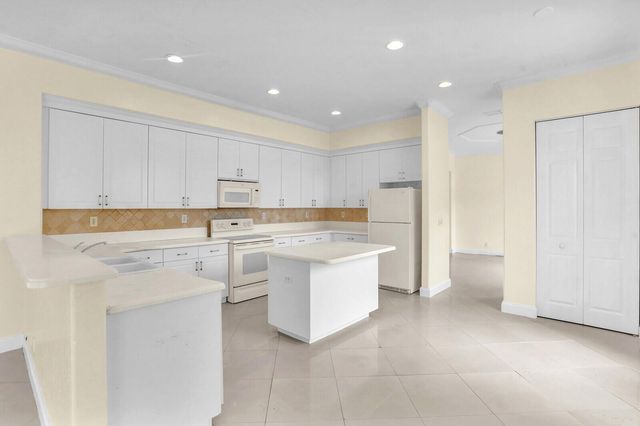 1324 Beacon Circle, Wellington, FL 33414