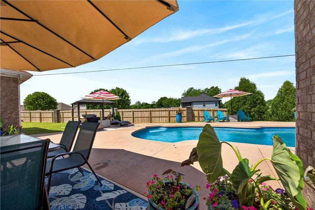 4752 Stonecrest Circle, Springdale, AR 72762
