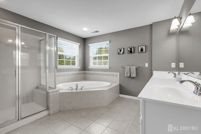 17 Carriage Way, Barnegat, NJ 08005