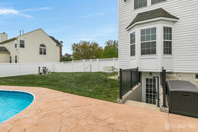 17 Carriage Way, Barnegat, NJ 08005