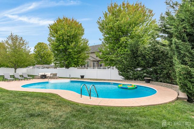 17 Carriage Way, Barnegat, NJ 08005