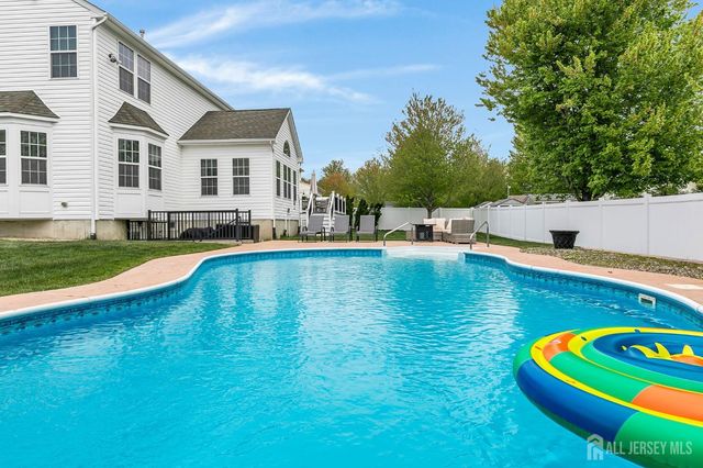 17 Carriage Way, Barnegat, NJ 08005