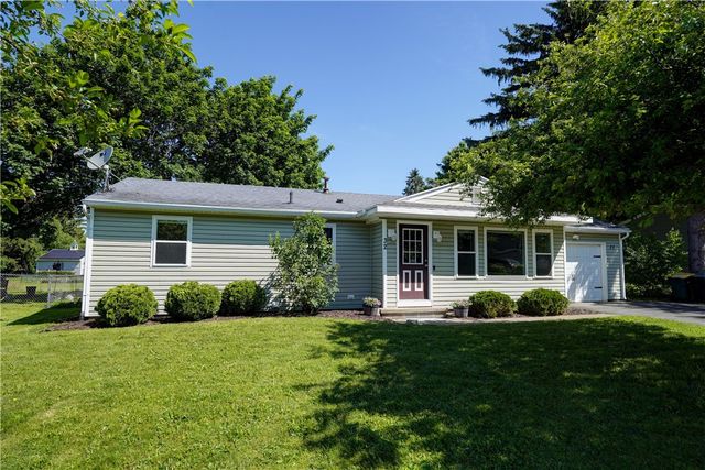 32 New Gate Drive, Henrietta, NY 14467