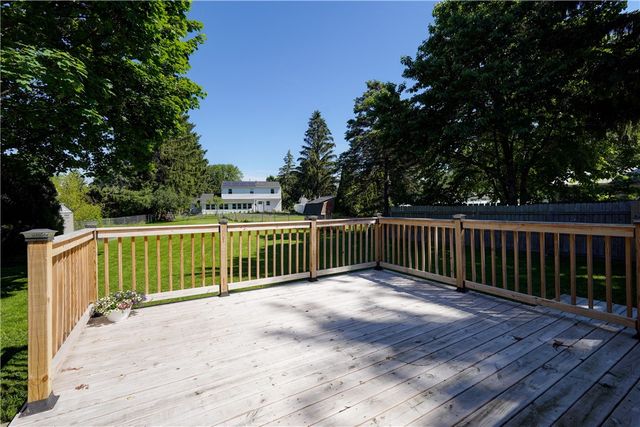 32 New Gate Drive, Henrietta, NY 14467
