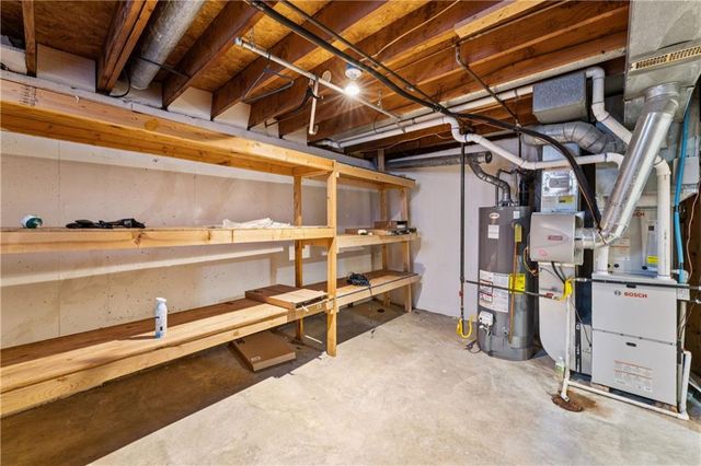 8308 Tomashaw Street, Lenexa, KS 66219