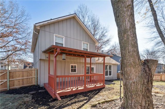 8308 Tomashaw Street, Lenexa, KS 66219