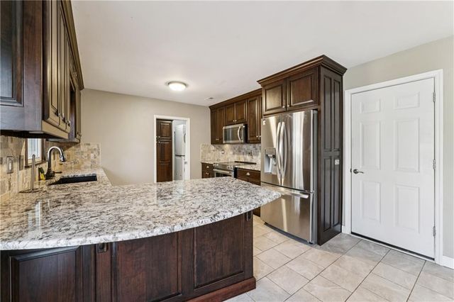 8308 Tomashaw Street, Lenexa, KS 66219