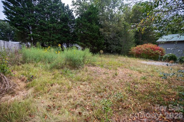 99999 Pine Cone Drive, Asheville, NC 28805
