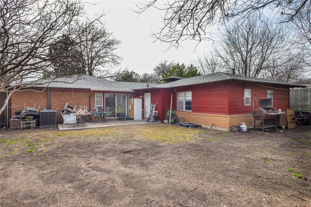 2904 Yates Street, Fort Worth, TX 76133