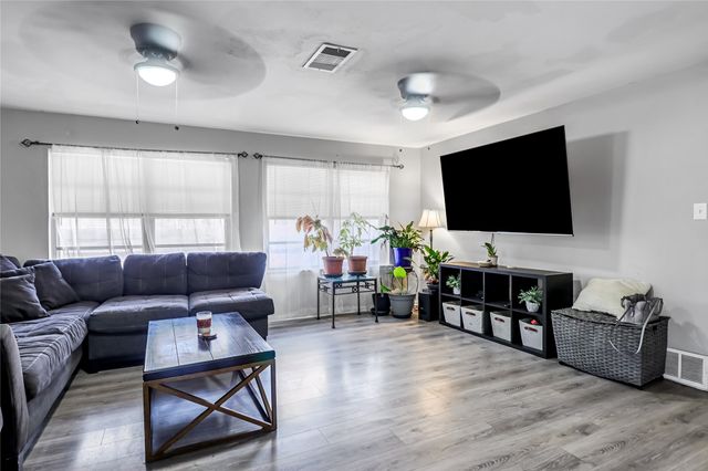 2904 Yates Street, Fort Worth, TX 76133