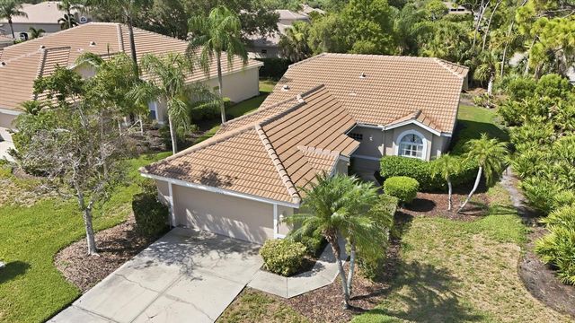 9402 FOREST HILLS CIRCLE, Sarasota, FL 34238
