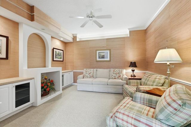 9402 FOREST HILLS CIRCLE, Sarasota, FL 34238