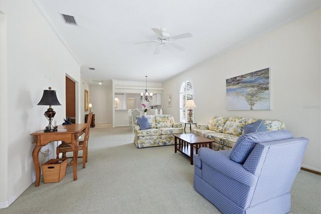 9402 FOREST HILLS CIRCLE, Sarasota, FL 34238
