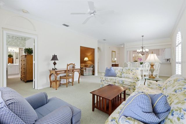 9402 FOREST HILLS CIRCLE, Sarasota, FL 34238