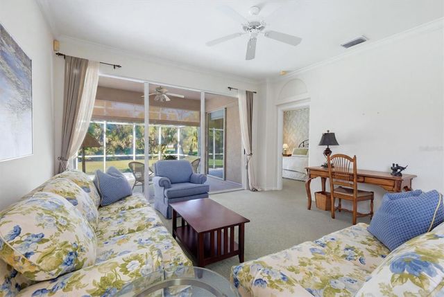 9402 FOREST HILLS CIRCLE, Sarasota, FL 34238