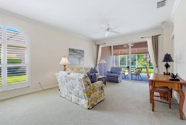 9402 FOREST HILLS CIRCLE, Sarasota, FL 34238