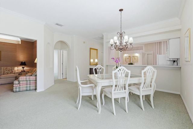 9402 FOREST HILLS CIRCLE, Sarasota, FL 34238
