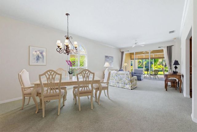 9402 FOREST HILLS CIRCLE, Sarasota, FL 34238