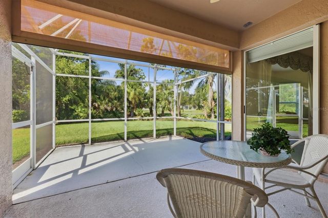 9402 FOREST HILLS CIRCLE, Sarasota, FL 34238