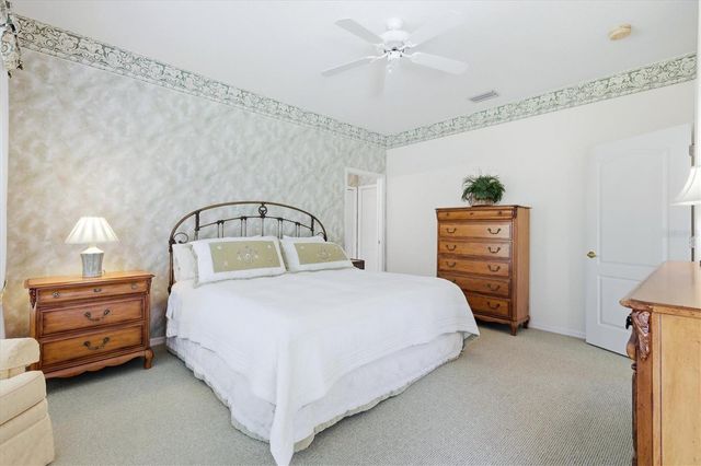 9402 FOREST HILLS CIRCLE, Sarasota, FL 34238