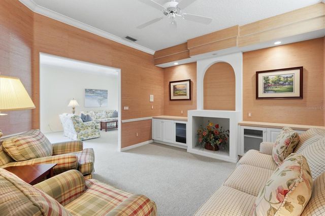 9402 FOREST HILLS CIRCLE, Sarasota, FL 34238