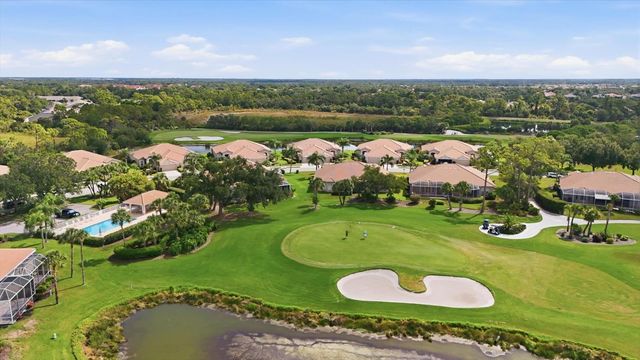 9402 FOREST HILLS CIRCLE, Sarasota, FL 34238