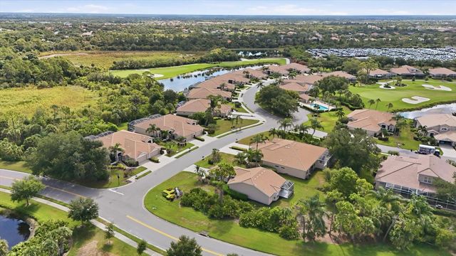 9402 FOREST HILLS CIRCLE, Sarasota, FL 34238