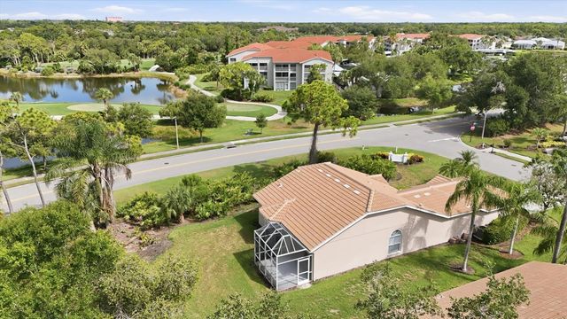 9402 FOREST HILLS CIRCLE, Sarasota, FL 34238