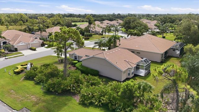 9402 FOREST HILLS CIRCLE, Sarasota, FL 34238