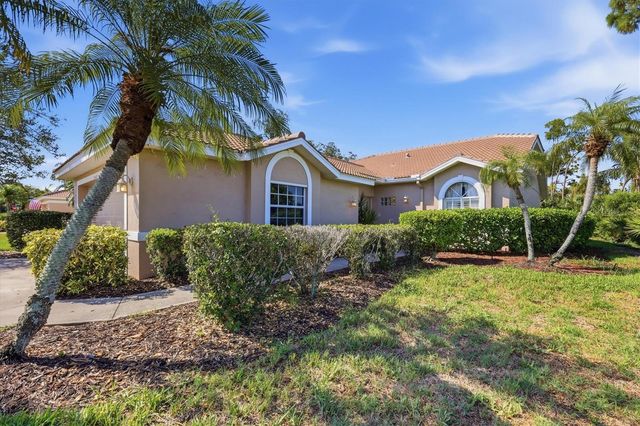 9402 FOREST HILLS CIRCLE, Sarasota, FL 34238