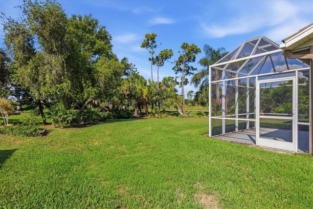 9402 FOREST HILLS CIRCLE, Sarasota, FL 34238