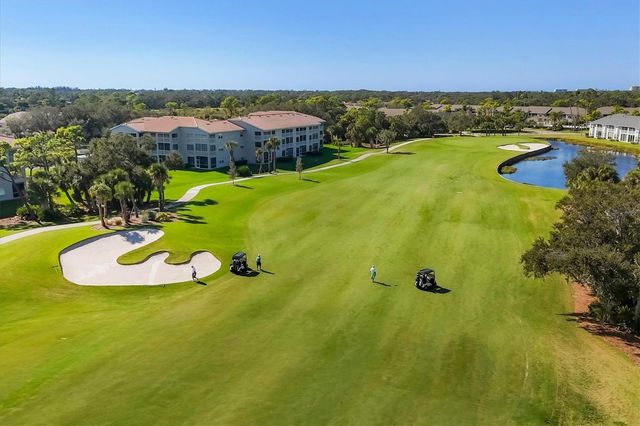 9402 FOREST HILLS CIRCLE, Sarasota, FL 34238
