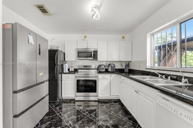 15815 SW 299th Terrace, Homestead, FL 33033