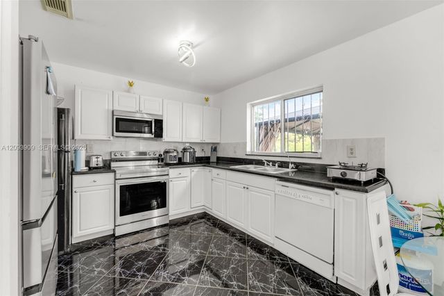 15815 SW 299th Terrace, Homestead, FL 33033