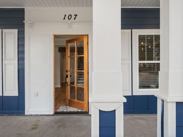 107 EAST NORTH STREET, Leesville, LA 71446